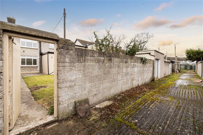 https://photos-a.propertyimages.ie/media/0/0/9/4907900/1b2f35e9-8c7d-438c-9f70-c1400bcb1027_l.jpg