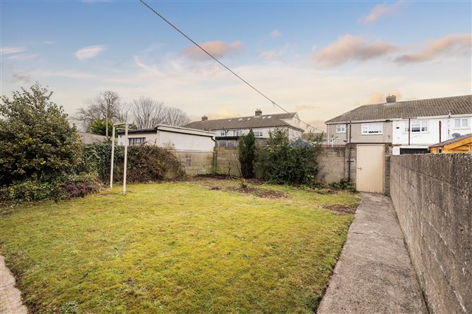 https://photos-a.propertyimages.ie/media/0/0/9/4907900/1b2f35e9-8c7d-438c-9f70-c1400bcb1027_l.jpg