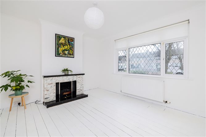 https://photos-a.propertyimages.ie/media/0/0/9/4907900/1b2f35e9-8c7d-438c-9f70-c1400bcb1027_l.jpg