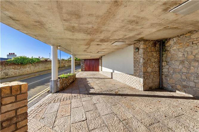 https://photos-a.propertyimages.ie/media/0/0/9/4918900/b59781aa-db72-4bab-b8e5-30349770eb6f_l.jpg