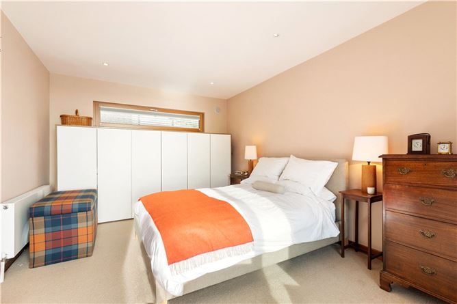 https://photos-a.propertyimages.ie/media/0/0/9/4918900/b59781aa-db72-4bab-b8e5-30349770eb6f_l.jpg