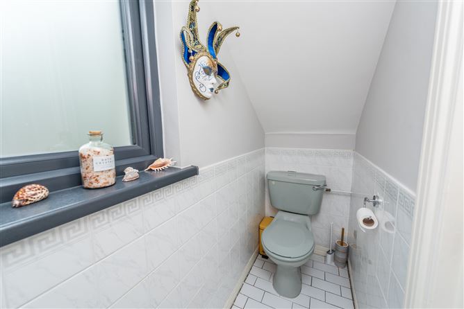 https://photos-a.propertyimages.ie/media/0/0/9/4942900/601c8527-5e2c-435b-8f99-26f7eb333ac9_l.jpg