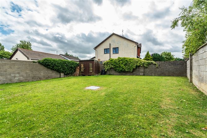https://photos-a.propertyimages.ie/media/0/0/9/4942900/601c8527-5e2c-435b-8f99-26f7eb333ac9_l.jpg