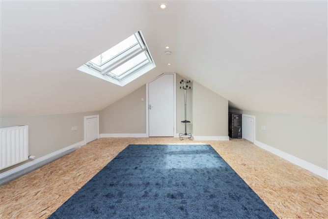 https://photos-a.propertyimages.ie/media/0/0/9/4942900/601c8527-5e2c-435b-8f99-26f7eb333ac9_l.jpg