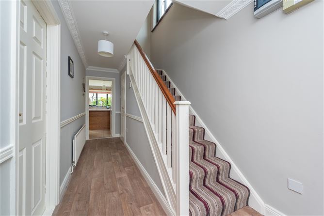 https://photos-a.propertyimages.ie/media/0/0/9/4942900/601c8527-5e2c-435b-8f99-26f7eb333ac9_l.jpg