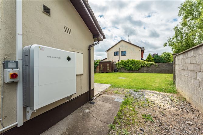 https://photos-a.propertyimages.ie/media/0/0/9/4942900/601c8527-5e2c-435b-8f99-26f7eb333ac9_l.jpg