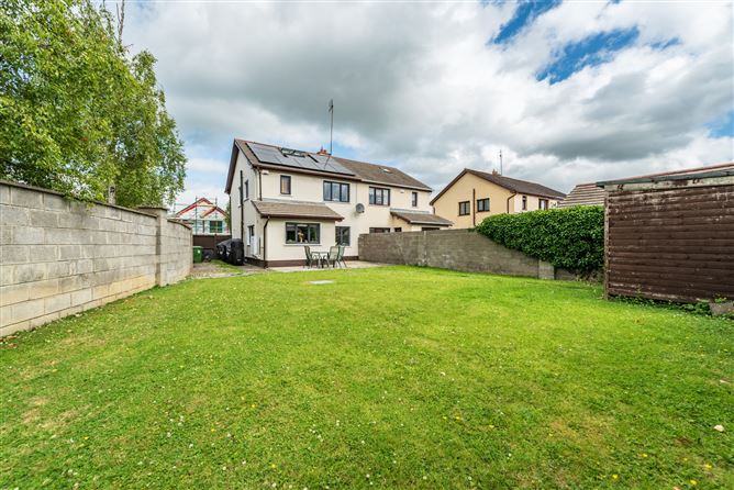 https://photos-a.propertyimages.ie/media/0/0/9/4942900/601c8527-5e2c-435b-8f99-26f7eb333ac9_l.jpg