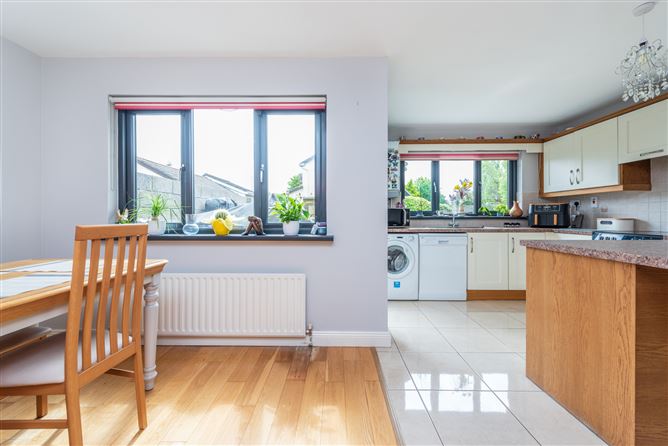 https://photos-a.propertyimages.ie/media/0/0/9/4942900/601c8527-5e2c-435b-8f99-26f7eb333ac9_l.jpg