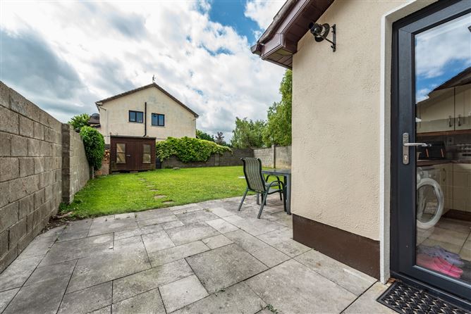 https://photos-a.propertyimages.ie/media/0/0/9/4942900/601c8527-5e2c-435b-8f99-26f7eb333ac9_l.jpg