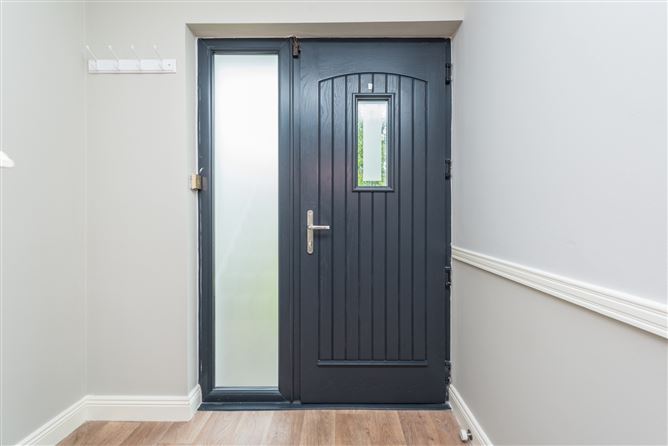 https://photos-a.propertyimages.ie/media/0/0/9/4942900/601c8527-5e2c-435b-8f99-26f7eb333ac9_l.jpg