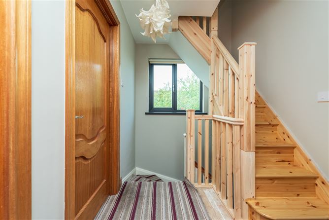 https://photos-a.propertyimages.ie/media/0/0/9/4942900/601c8527-5e2c-435b-8f99-26f7eb333ac9_l.jpg