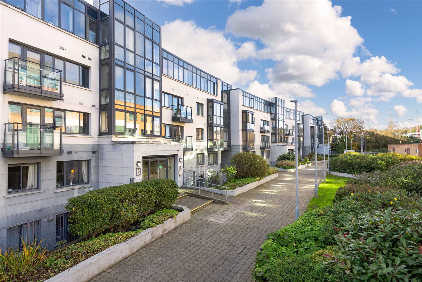 Photo 1 of 8 — Apt 84 Parkgate Place, Parkgate Street, South City Centre - D8, Dublin 8