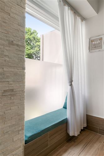 24 Adelphi House, Upper George's Street, Dun Laoghaire, Co. Dublin