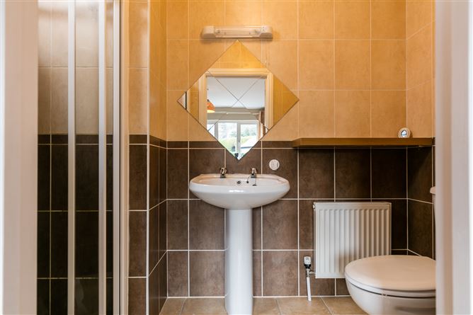64 Sliabh Amharc, Enniscorthy, Co. Wexford.