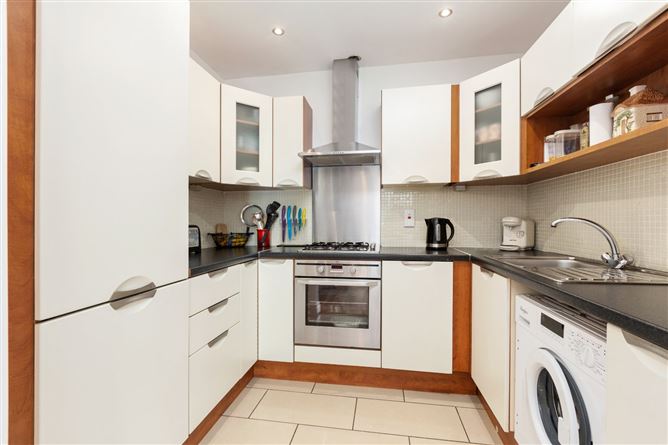 37 Ballintyre Grove, Ballinteer, Dublin 16