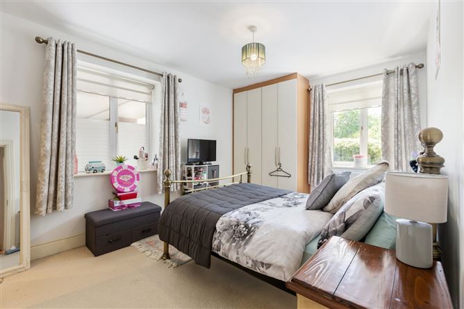 37 Ballintyre Grove, Ballinteer, Dublin 16