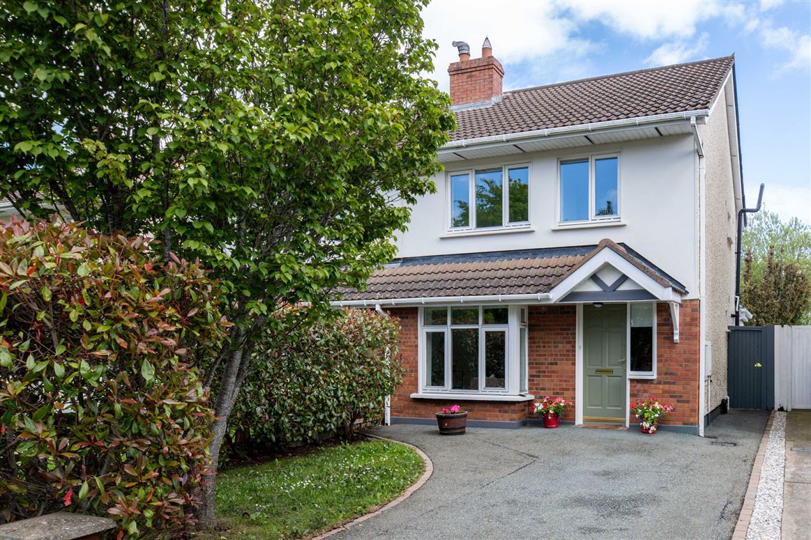 12 Glencairn Grove, Leopardstown, Dublin 18