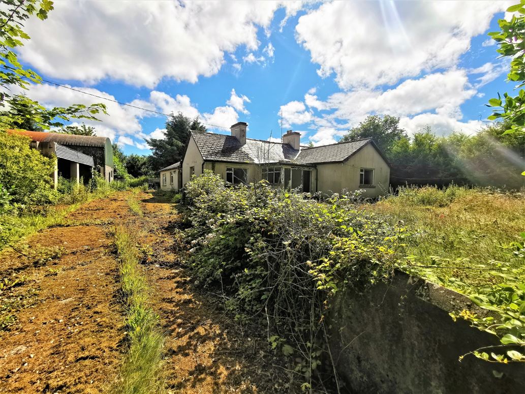 Moss Cottage, Carrowbeg, Claremorris, Co. Mayo Sherry FitzGerald Hanley 4663210 MyHome.ie