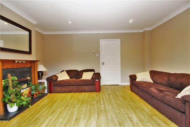 33 Curragh Hall Crescent, Tyrellstown, Dublin 15