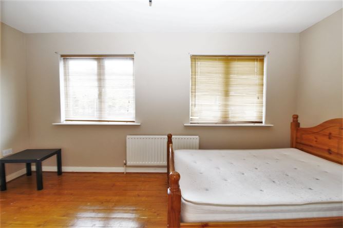 33 Curragh Hall Crescent, Tyrellstown, Dublin 15