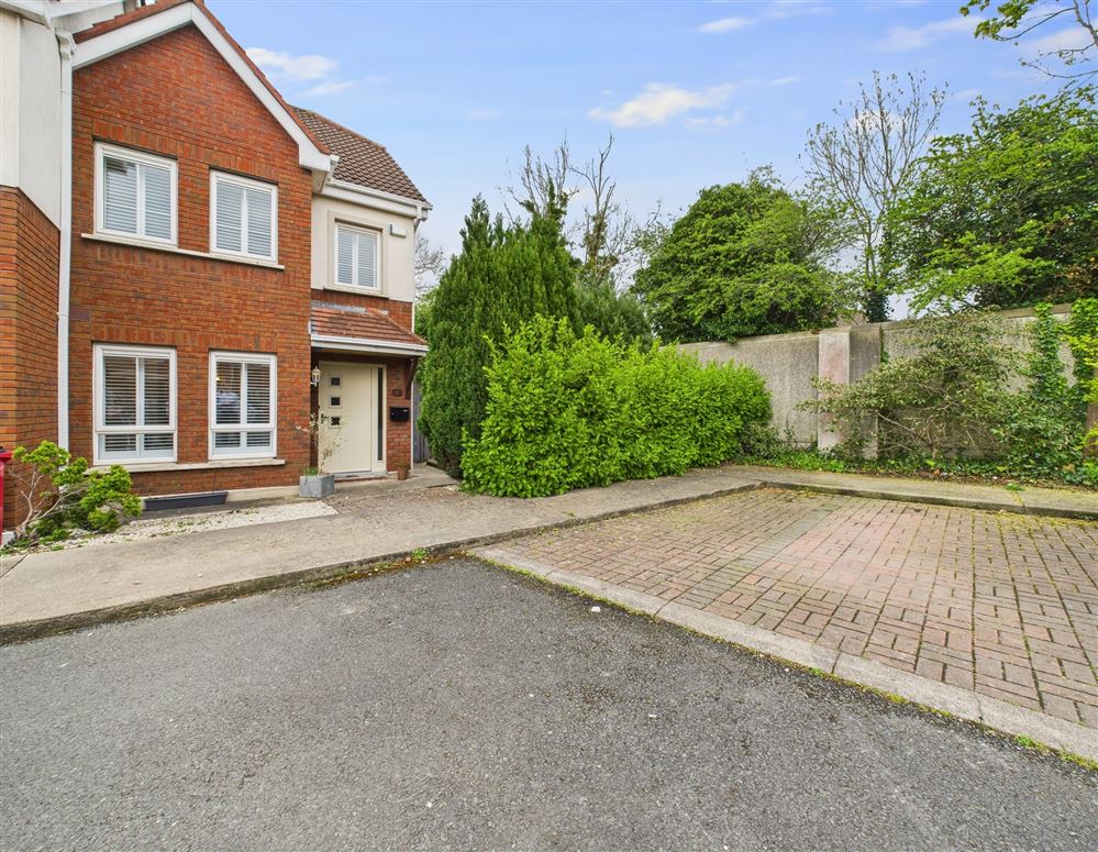 17 Larkfield Place, Lucan, Dublin