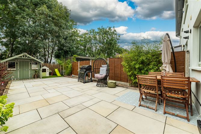 https://photos-a.propertyimages.ie/media/0/1/3/5017310/189380d1-c9b2-4fae-9257-4f27d992eadf_l.jpg