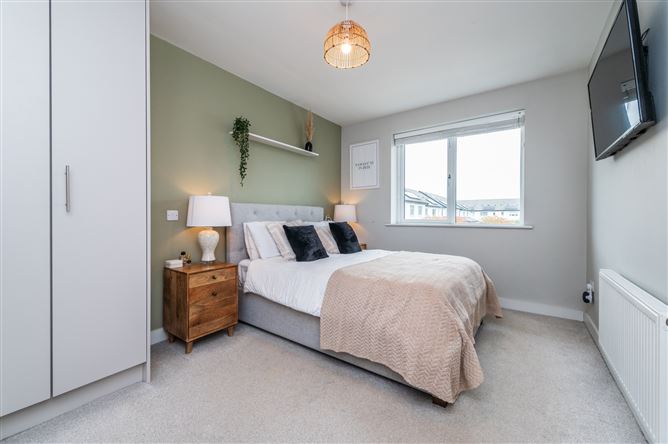 https://photos-a.propertyimages.ie/media/0/1/3/5017310/189380d1-c9b2-4fae-9257-4f27d992eadf_l.jpg