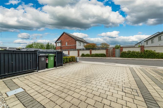 https://photos-a.propertyimages.ie/media/0/1/3/5017310/189380d1-c9b2-4fae-9257-4f27d992eadf_l.jpg