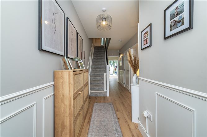 https://photos-a.propertyimages.ie/media/0/1/3/5017310/189380d1-c9b2-4fae-9257-4f27d992eadf_l.jpg
