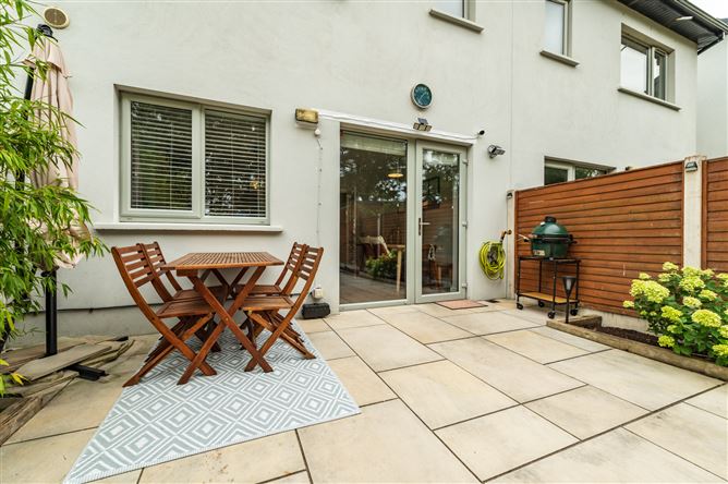 https://photos-a.propertyimages.ie/media/0/1/3/5017310/189380d1-c9b2-4fae-9257-4f27d992eadf_l.jpg
