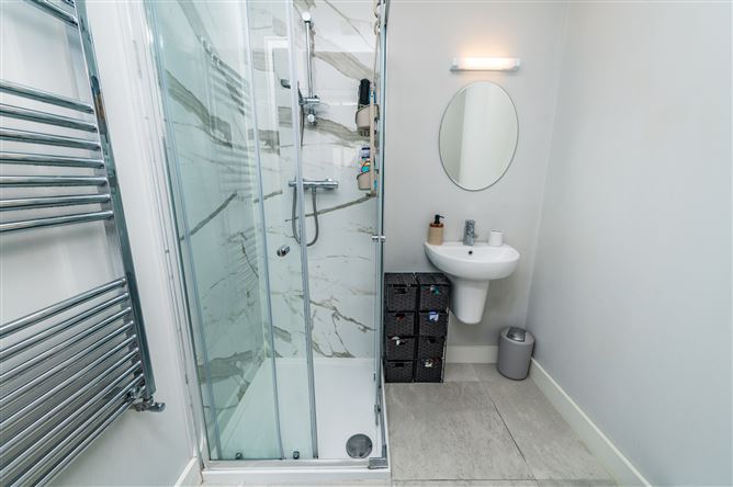 https://photos-a.propertyimages.ie/media/0/1/3/5017310/189380d1-c9b2-4fae-9257-4f27d992eadf_l.jpg