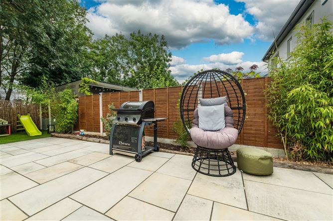 https://photos-a.propertyimages.ie/media/0/1/3/5017310/189380d1-c9b2-4fae-9257-4f27d992eadf_l.jpg
