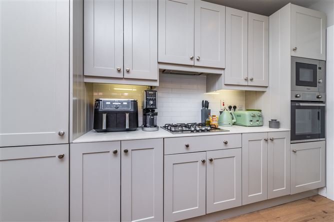 https://photos-a.propertyimages.ie/media/0/1/3/5017310/189380d1-c9b2-4fae-9257-4f27d992eadf_l.jpg