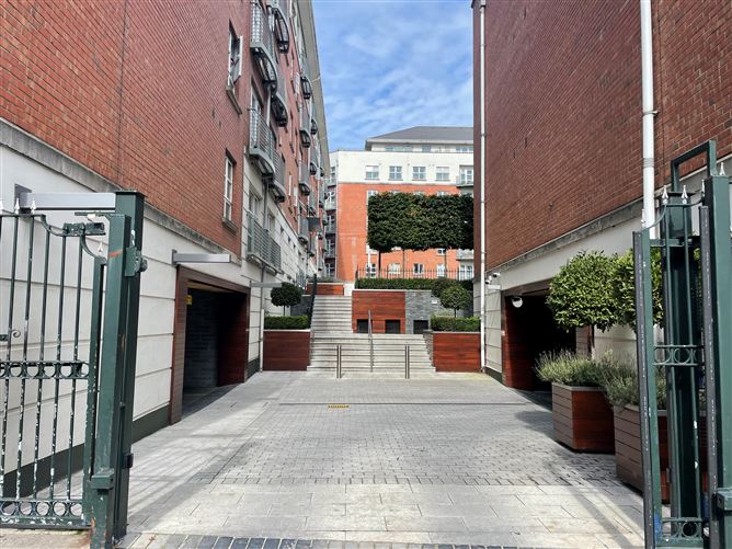 2 The Anchorage, Charlotte Quay, Grand Canal Dk, Dublin 4