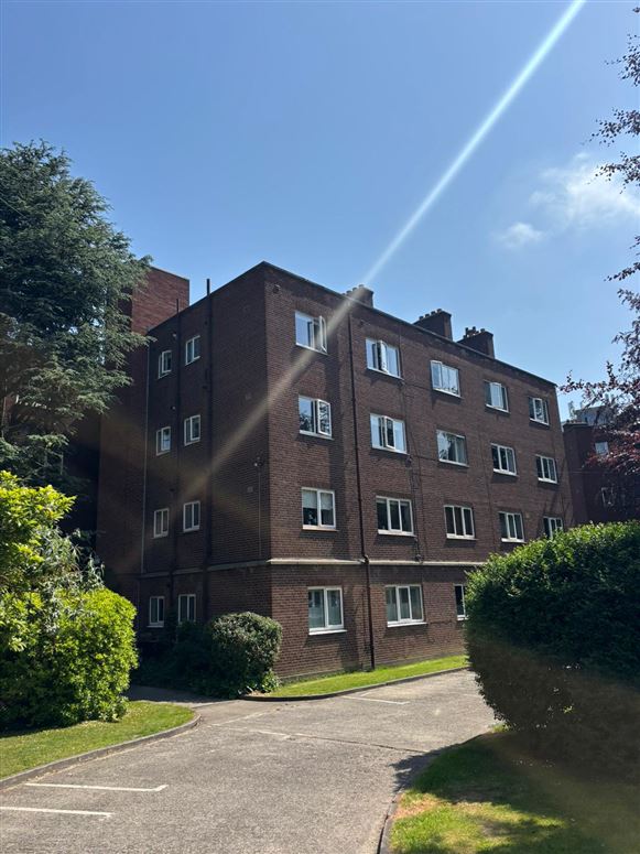 119 Cedar House, Mespil Estate, Ballsbridge, Dublin 4
