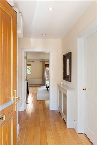 11 The Courtyard, Stepaside Park, Stepaside, Dublin 18