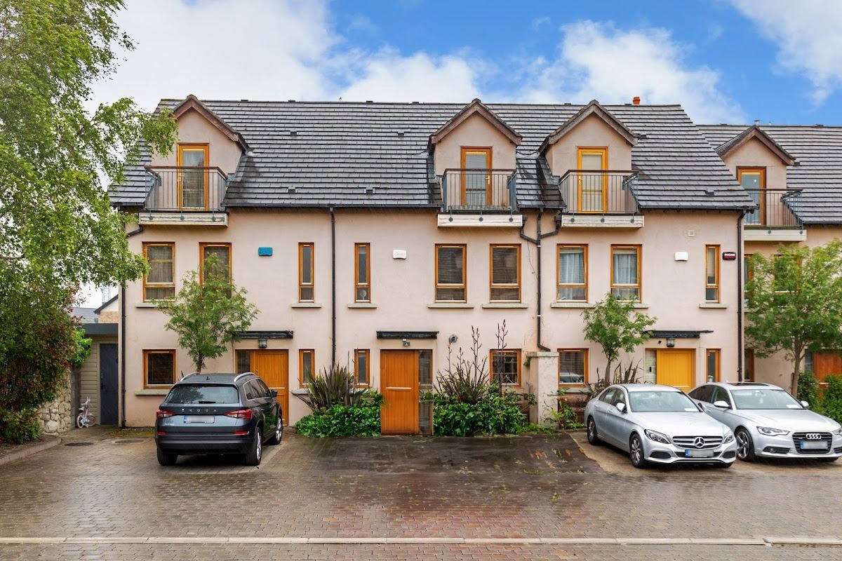11 The Courtyard, Stepaside Park, Stepaside, Dublin 18