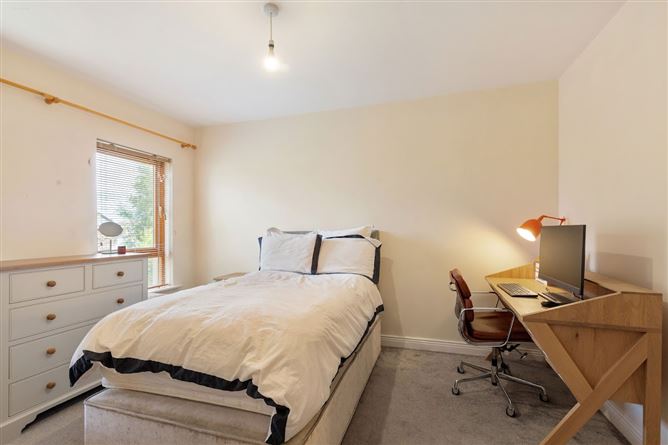 11 The Courtyard, Stepaside Park, Stepaside, Dublin 18