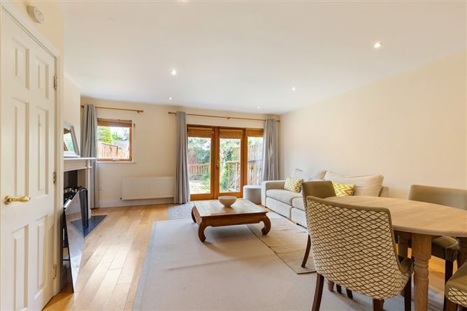11 The Courtyard, Stepaside Park, Stepaside, Dublin 18