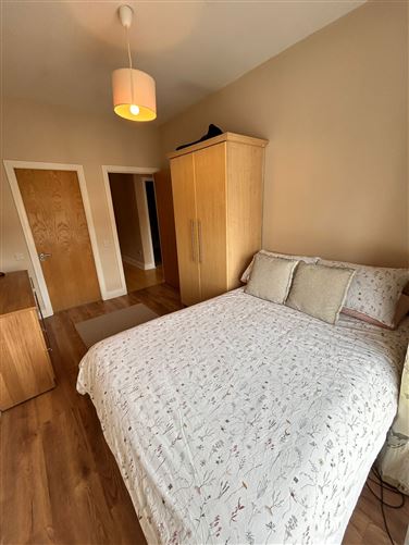 https://photos-a.propertyimages.ie/media/0/1/6/5010610/5a4dcd5e-bd02-4964-bc9c-cf288366cbc9_l.jpg