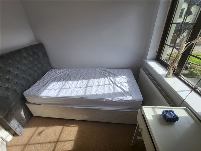 5 Crofton Court Lough Rinn, Mohill, Leitrim