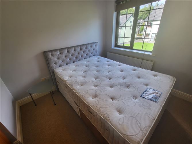 5 Crofton Court Lough Rinn, Mohill, Leitrim