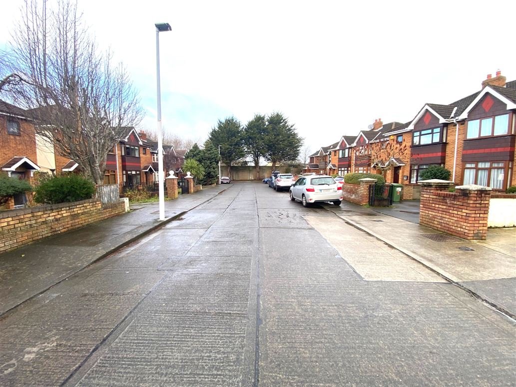 Fairways Grove, Finglas, Dublin 11 (Double Room To Rent)