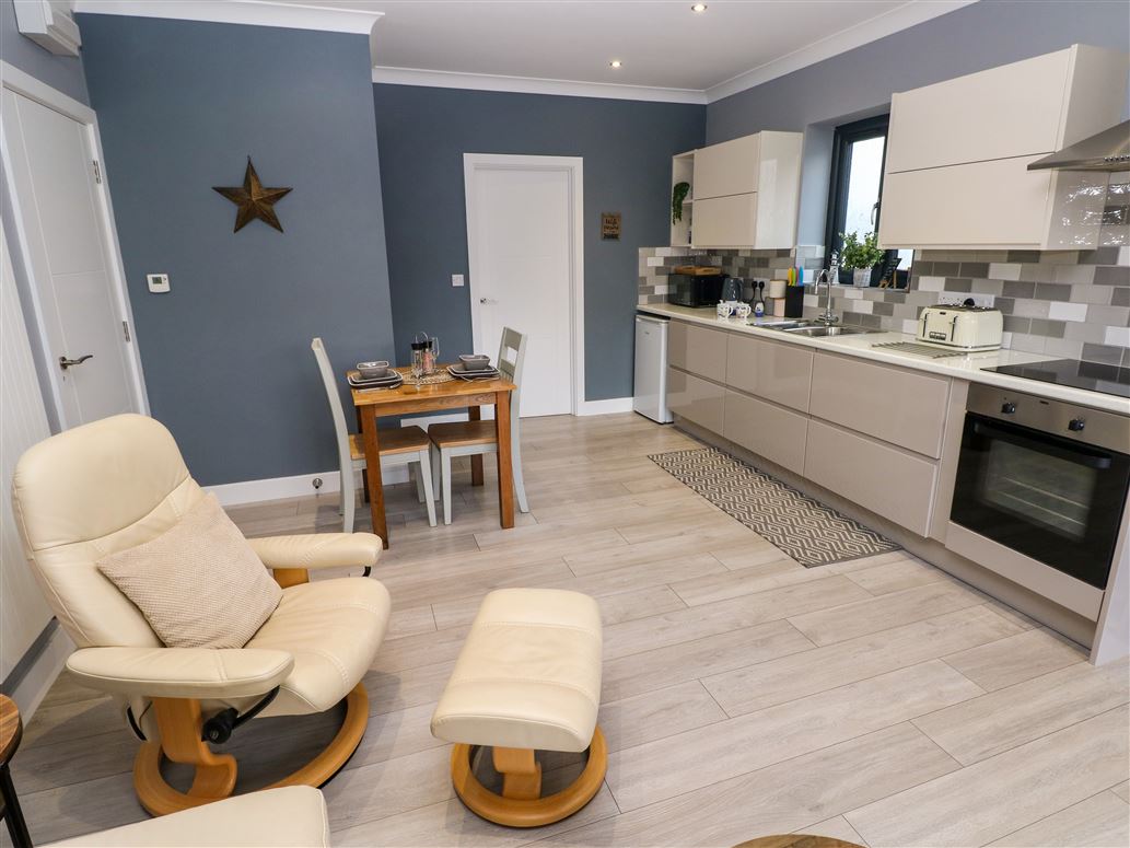 The Annexe @ Trintex,St. Florence, Pembrokeshire, Wales
