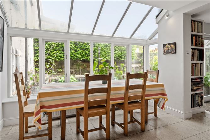 https://photos-a.propertyimages.ie/media/0/1/7/4997710/f6345890-b3c6-4b41-bbba-36c6c942df8f_l.png