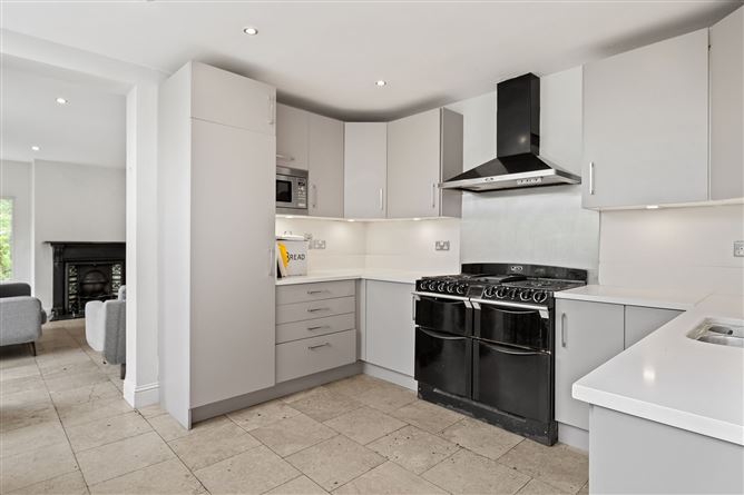 https://photos-a.propertyimages.ie/media/0/1/7/4997710/f6345890-b3c6-4b41-bbba-36c6c942df8f_l.png