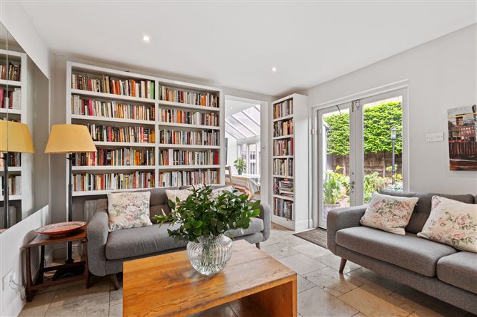 https://photos-a.propertyimages.ie/media/0/1/7/4997710/f6345890-b3c6-4b41-bbba-36c6c942df8f_l.png