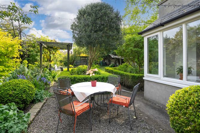 https://photos-a.propertyimages.ie/media/0/1/7/4997710/f6345890-b3c6-4b41-bbba-36c6c942df8f_l.png
