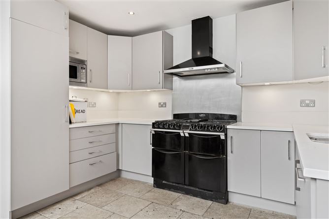 https://photos-a.propertyimages.ie/media/0/1/7/4997710/f6345890-b3c6-4b41-bbba-36c6c942df8f_l.png