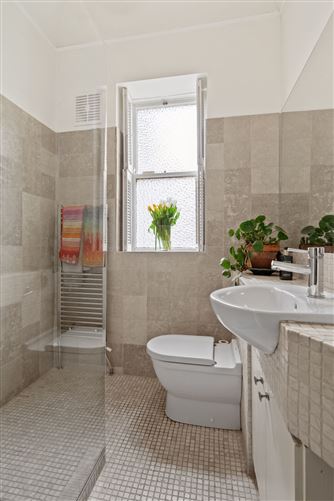 https://photos-a.propertyimages.ie/media/0/1/7/4997710/f6345890-b3c6-4b41-bbba-36c6c942df8f_l.png